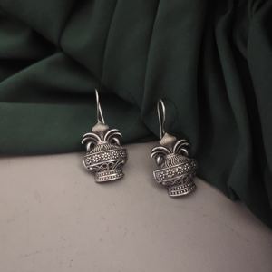 Meilleure vente de boucles d'oreilles Kalash en argent oxydé de haute qualité de haute qualité Forme géométrique directement du fournisseur indien - Product Image 1