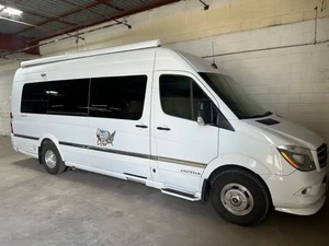 Autocaravana clase B Airstream Interstate 3500 Lounge 2016, usada con cuidado. - Product Image 1