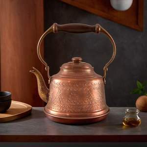 Tetera de metal grabada a mano artística ideal para coleccionistas decoradores de interiores y decoración de mesa de exhibición de hospitalidad Premium - Product Image 4