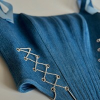 Nuevo Corsé Elegante para Mujer, Calidad Premium, Satén con Encaje y Cadenas Decorativas, Ecológico, Transpirable, Diseño Personalizado, Moldeador de Cuerpo, Nailon