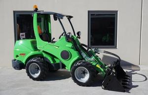 Mini Cargadora Articulada Avant 745 ArborPro con Garra para Troncos, Motor y Caja de Cambios Yanmar - Product Image 6