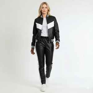 Conjunto de Sudadera con Capucha y Pantalones Acampanados de Alta Calidad para Venta al por Mayor, Chándal Personalizable con Logotipo, Trajes Deportivos Rojos para Mujer - Product Image 2