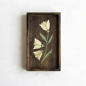 Plateau décoratif rectangulaire en bois d'acacia avec motif floral, style rustique artisanal, pour table à manger, pièce unique - Product Image 6