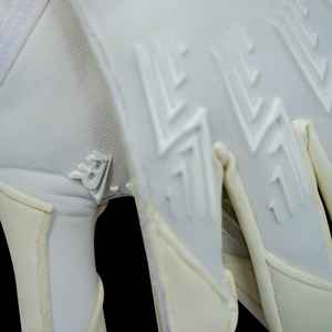 ถุงมือผู้รักษาประตูหนังพรีเมี่ยมปรับแต่งได้ - Product Image 4