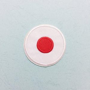 Chaqueta universitaria cosida respetuosa con el medio ambiente personalizada al por mayor, parches JP-0105, lentejuelas bordadas en forma de flor, lentejuelas de fieltro de PVC de goma - Product Image 3