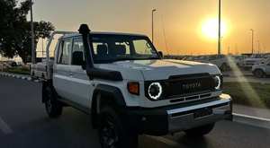 Toyota Land Cruiser LC 79 Pick-up RHD Diesel 2025 Blanc avec Boîte Manuelle, Moteur Diesel, Sièges en Tissu, pour le Transport de Marchandises - Product Image 5