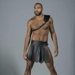 Kilt Unisex de Poliéster de Primera Calidad para Año Nuevo, Color Negro, Alta Calidad, Hecho en Pakistán - Product Image 3