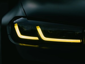 BMW M5 CS 2022 certifiée, occasion en excellent état, transmission intégrale, moteur turbo, jantes alliage 19 pouces, sièges en cuir, régulateur de vitesse adaptatif, intérieur foncé, conduite à gauche - Product Image 5