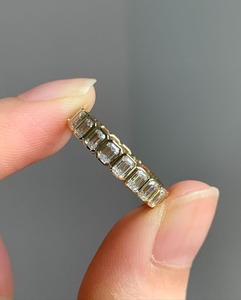 Conjunto de bisel de banda de boda Moissanite de corte esmeralda, banda de aniversario, eternidad completa a juego, banda de promesa apilable, regalo para el amor - Product Image 1