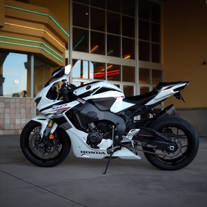 Moto Super Sportive 1000cc Style CBR1000RR 2025 - Product Image 4