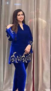 ชุดเซ็ตพิมพ์ลายดีไซน์อินเดีย สำหรับงานปาร์ตี้ฤดูร้อน ใส่ทำงาน ใส่ได้ทุกวัน แห้งเร็ว เสื้อผ้าผู้หญิง สีสั่งทำได้ |   ขายส่ง - Product Image 4