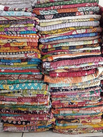 Couverture vintage indienne en patchwork Kantha faite à la main, lavable, douce, en vieux coton sari, couverture bangali matelassée, écologique, réversible, toutes saisons