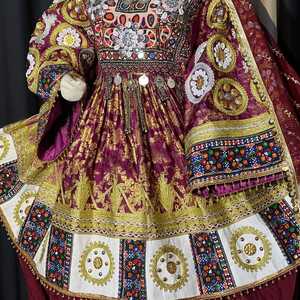 Dernière robe traditionnelle pashtun kuchi 2026 avec des motifs audacieux, manches longues, en mousseline de soie, robe pour femmes, broderie authentique faite à la main - Product Image 4