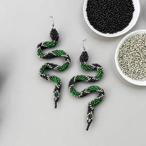 Pendientes de serpiente hechos a mano con cuentas de semillas Pendientes de gota de moda en estilo vintage de La India - Product Image 5