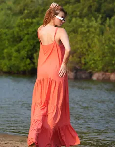 Robe longue à volants de couleur unie de créateur bohème pour l'été pour les femmes col plongeant avec sangle réglable - Product Image 3