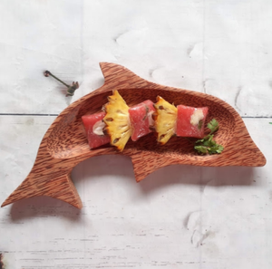 Assiettes en bois de noix de coco faites à la main Assiettes artisanales écologiques naturelles de formes variées Vaisselle durable pour servir et décorer - Product Image 1