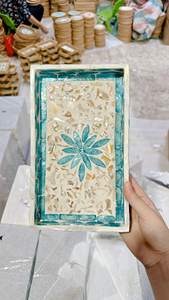 Plateaux en rotin nacre personnalisables, motifs vintage uniques, fabriqués à la main de manière éthique, lot de 2 et 3 - Product Image 4