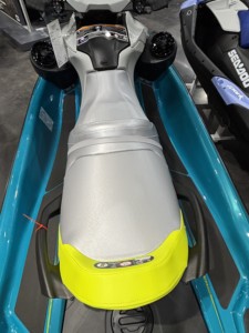 Moto Acuática Sea-Doo de 130 HP, 2 Plazas, 4 Tiempos, 1800cc, Fibra de Vidrio, 300HP, Azul y Amarillo - Product Image 5