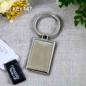 Llavero Ejecutivo de Lujo Personalizado en Cuero y Metal, Diseño Colgante, Recuerdo Empresarial, Regalo Promocional, Impresión Serigráfica - Product Image 4