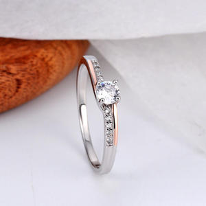 แหวนสัญญาเงินแท้สองสีประดับเพชรซิร์คอนสำหรับวันครบรอบจาก Jeulia - Product Image 5