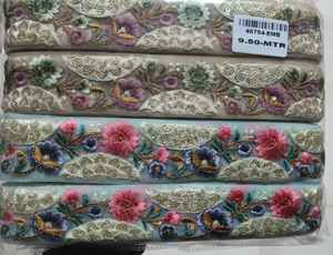 Rubans multicolores brodés floraux en motifs assortis de petites largeurs, idéaux pour une utilisation sur un chapeau comme garnitures adaptées à la revente - Product Image 2