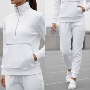 Ensemble de survêtement pour femme 2 pièces, style sport chic, avec short à genoux, blanc, sweat-shirt à demi-zip, col montant, poche kangourou zippée - Product Image 4