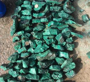 Irregular <b>crystal</b> collection <b>craft</b> raw stones for decoration gift meditation feng shui reiki in wholesale from Indian supplier - Product Image 3