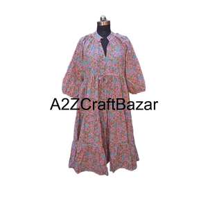 Robe mi-longue moulante à manches courtes et col en V, en coton 100% fait main, à imprimé floral bohème sexy, avec des franges et des volants pour l'été - Product Image 1