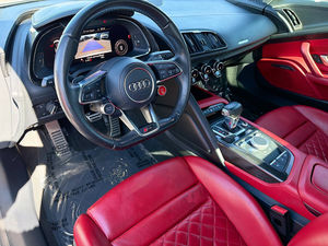 Supercar Cabriolet d'occasion 2017 Audi R8 Spyder V10 5.2L Quattro AWD – Voiture de Sport de Luxe à Vendre - Product Image 6