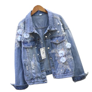 Chaqueta vaquera de mujer de nuevo estilo, Chaquetas vaqueras de manga larga para mujer, chaquetas Premium con botones de trabajo con parche floral de algodón personalizado para mujer - Product Image 1