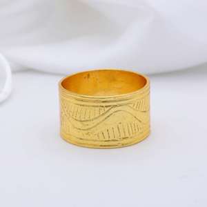 แหวนวงกลมลายชนเผ่า เครื่องประดับทองเหลืองสำหรับผู้หญิง ชุบทอง 18k ดีไซน์เรขาคณิต แหวนขายส่ง - Product Image 5