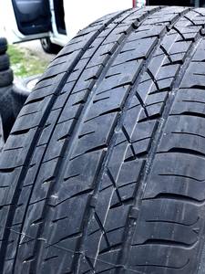 Venta al por mayor Hot Trending Used Turismos Neumáticos Radial Tubeless 215/45ZR16 Precios - Product Image 2