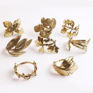 Anneaux de serviette en fer de style vintage fabriqués avec un savoir-faire solide pour des thèmes de décoration de table haut de gamme. - Product Image 3