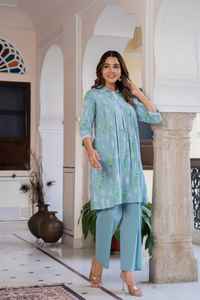 Collection exclusive Neeta Creation Ensemble de cordons en coton imprimé Catalogue complet disponible Taux de gros Vêtements décontractés mettant en vedette des Indiens - Product Image 5