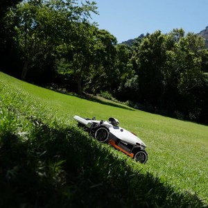 Cortacésped Robótico Inalámbrico con Tracción en las Cuatro Ruedas, Navegación RTK-GPS, Cortador de Césped Robótico Inteligente para Pendientes Pronunciadas - Product Image 5