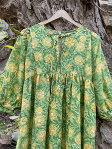 Vestido Maxi Estampado a Mano para Verano, Algodón Floral Hecho a Mano, Sostenible para Otoño - Product Image 4