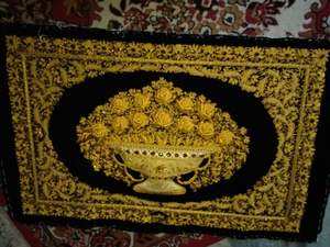 Tapis indien moderne fait à la main avec zari et pierres semi-précieuses pour la décoration intérieure traditionnelle et les cadeaux - Product Image 3