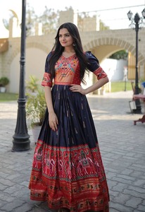 Lehenga choli salwar สำหรับผู้ใหญ่ชุดปาร์ตี้สไตล์ปากีสถานชุดคอลเลกชั่นแม่และลูกสาวทำจากผ้าไหม - Product Image 3