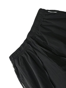 Fabricantes OEM de Ropa Deportiva de Nylon Personalizada, Pantalones Deportivos, Chaqueta Cortavientos Reflectante con Cierre para Hombre - Product Image 6