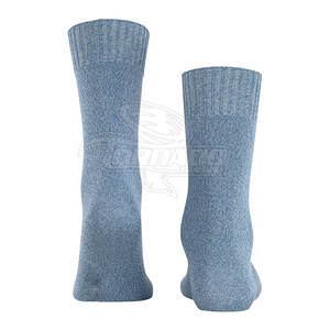 Chaussettes en coton respirantes décontractées de haute qualité Logo personnalisable Fabriqué en usine pour un usage quotidien Disponible en blanc rouge pour l'hiver - Product Image 4