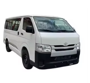 Envío Inmediato: Minibús 2018 con Techo Estándar, Volante a la Izquierda, Motor Diésel Turbo de 6.1-8L, Tracción Trasera, Emisión Euro 6, Furgoneta Automática con Asientos de Cuero, Ligera - Product Image 3