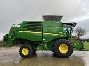 รถเกี่ยวข้าวคุณภาพดี ยี่ห้อ John Deere รุ่น T670 มือสอง ขาย - Product Image 5