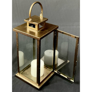 Vente en gros de bougeoirs en métal au design royal Lanternes et bocaux à bougies élégants pour la décoration intérieure Articles suspendus pour Noël et les mariages - Product Image 4