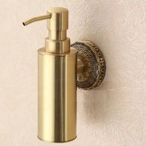 Dispensador de loción en cobre con acabado de chocolate antiguo Perfecto para accesorios de baño elegantes y botella de jabón líquido - Product Image 1