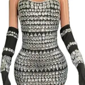 Uzun kaplı eldivenler ile Rhinestone süslemeli bandaj Bodycon Mini elbise