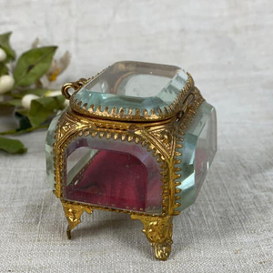 Boîte à bijoux de bibelots de stockage en verre biseauté de taille personnalisée de finition d'or de conception moderne pour des accessoires de maquillage boîte en verre de produit de filles - Product Image 1