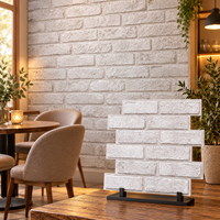 Panneaux muraux décoratifs MORLENX gris clair effet brique 3D pour salon et murs décoratifs commerciaux