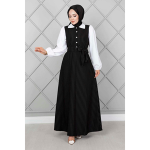 Robe Hijab Rayée Manches Élastiques Noir - Product Image 1