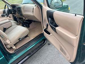 MAZDA B2500 2001 d'occasion, conduite à gauche/droite - Product Image 5