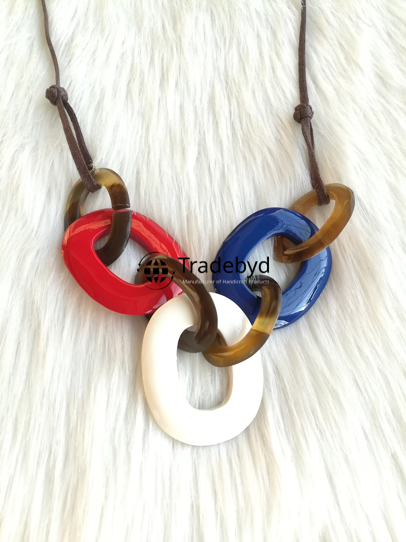 Disponible en différentes couleurs